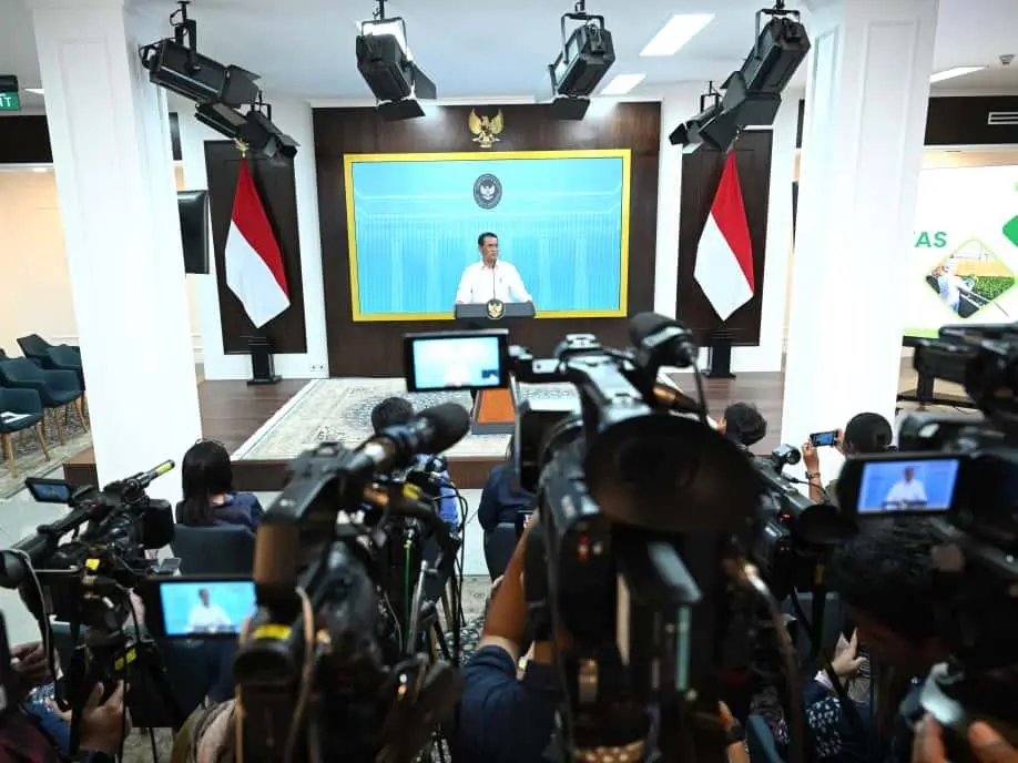 Menteri Pertanian Andi Amran Sulaiman menyampaikan optimisme swasembada beras usai rapat terbatas ketahanan pangan bersama Presiden Prabowo di Istana Merdeka, Jakarta, Kamis (9/10/2025).(BPMI Setpres)