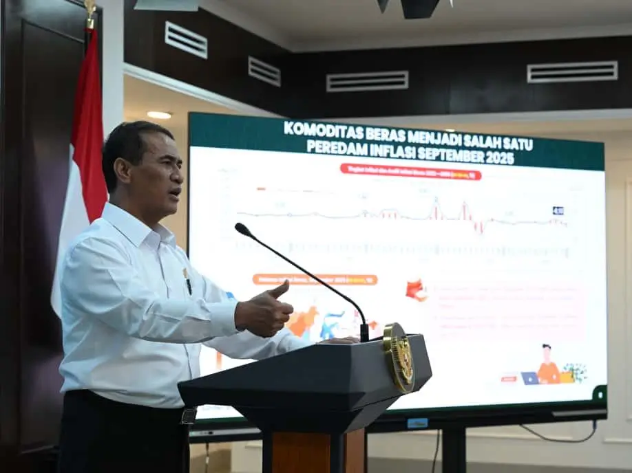Menteri Pertanian Andi Amran Sulaiman menyampaikan penjelasan tentang hilirisasi pertanian dan potensi devisa nasional dalam konferensi pers di Jakarta. (BPMI Setpres)