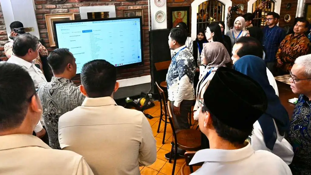 Pemerintah resmi meluncurkan Program Pemagangan Lulusan Perguruan Tinggi 2025. (BPMI Setpres)