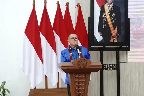 Asisten II Sekda Provinsi Kalbar Ignasius IK membuka Rapat Koordinasi PPID se-Kalimantan Barat Tahun 2025 di Balai Petitih, Kantor Gubernur Kalbar. (MC Kalbar)