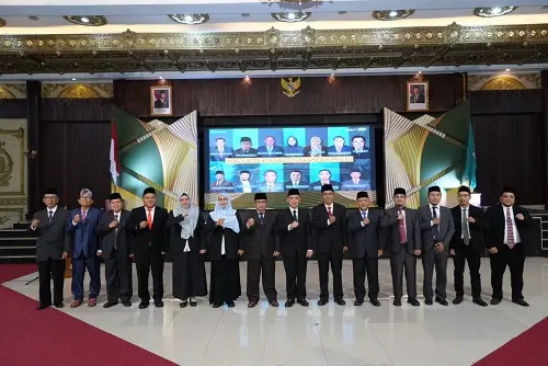 Gubernur Ria Norsan melantik Dewan Pendidikan Kalimantan Barat periode 2025–2030 di Pendopo Gubernur Kalbar, (MC Kalbar)