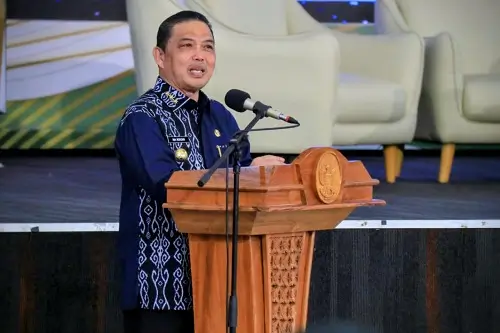 Gubernur Kalimantan Barat Ria Norsan membuka forum Borneo Intra-Regional Dialogue 2025 di Pendopo Gubernur Pontianak