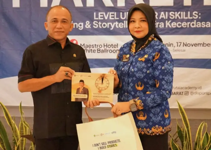 Workshop AI Disporapar Kalbar untuk tingkatkan kreativitas dan daya saing pemuda. (instagram.com/disporaparkalbar)