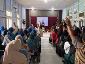Tim dosen FK Untan Pontianak dalam kegiatan edukasi kontrasepsi permanen di UPTD Puskesmas Kakap.