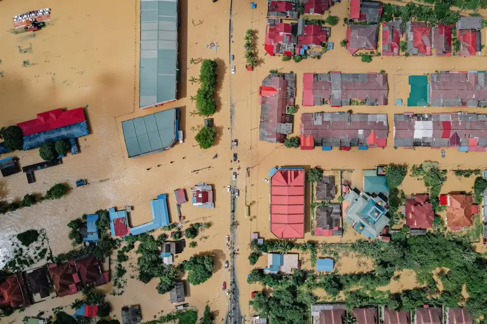 Banjir melanda Kota Tua Hoi An, Vietnam, setelah hujan ekstrem menyebabkan meluapnya sungai dan merendam bangunan bersejarah. (x.com/Weather_Atlas)