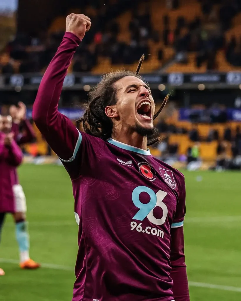 FA mendakwa Gelandang Burnley, Hannibal Mejbri atas dugaan meludah ke arah penonton Leeds United. (instagram.com/hannibal.mj)