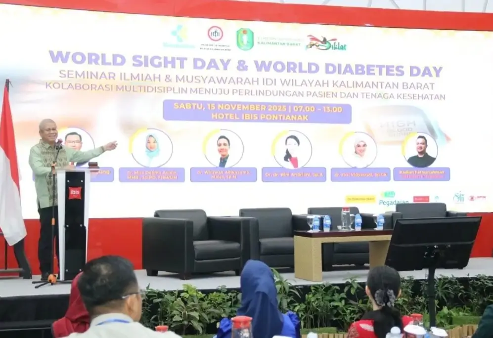 Sekda Kalbar dr. H. Harisson, M.Kes. membuka Muswil IDI Kalbar 2025 dan menekankan pentingnya etika profesi serta pemerataan tenaga medis. (instagram.com/adpim.provkalbar)