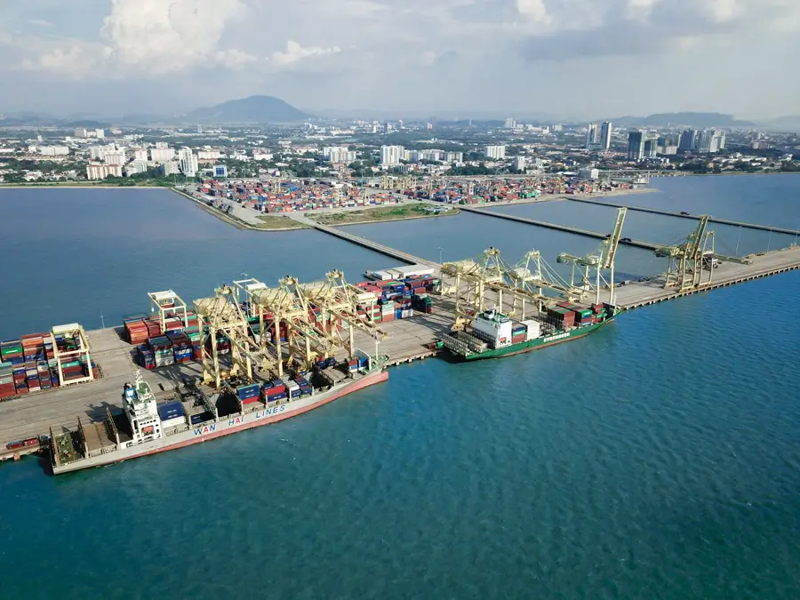 ABK Indonesia yang hilang dari kapal tongkang di Penang Port ditemukan meninggal di perairan Pulau Keramat. (penangport.com.my)