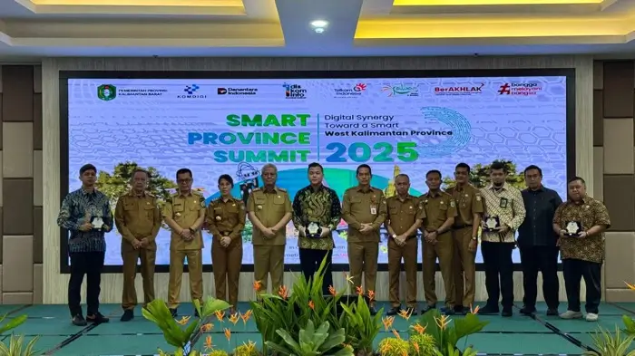 Wali Kota Singkawang Tjhai Chui Mie menghadiri Forum Smart Province Kalbar 2025 di Aula Garuda, Kantor Gubernur Kalbar. (Dok. MC Singkawang)