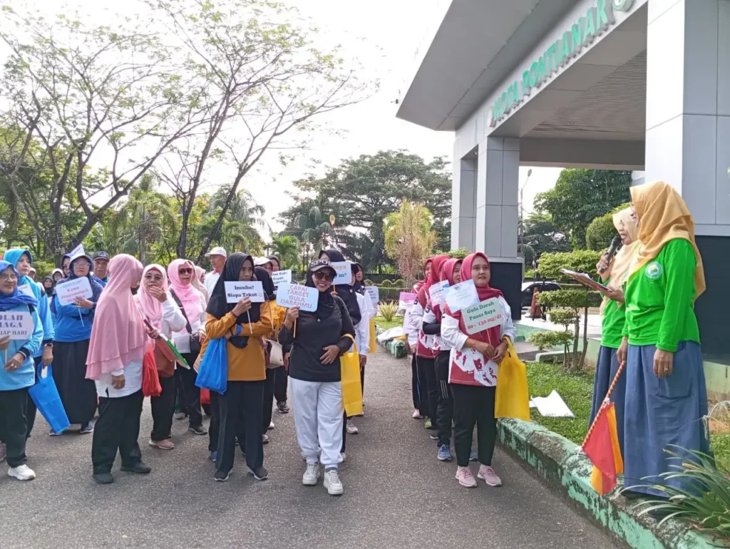 RSUD SSMA Kota Pontianak menggelar jalan sehat dalam rangka peringatan Hari Diabetes Sedunia atau World Diabetes Day (WDD) 2025.