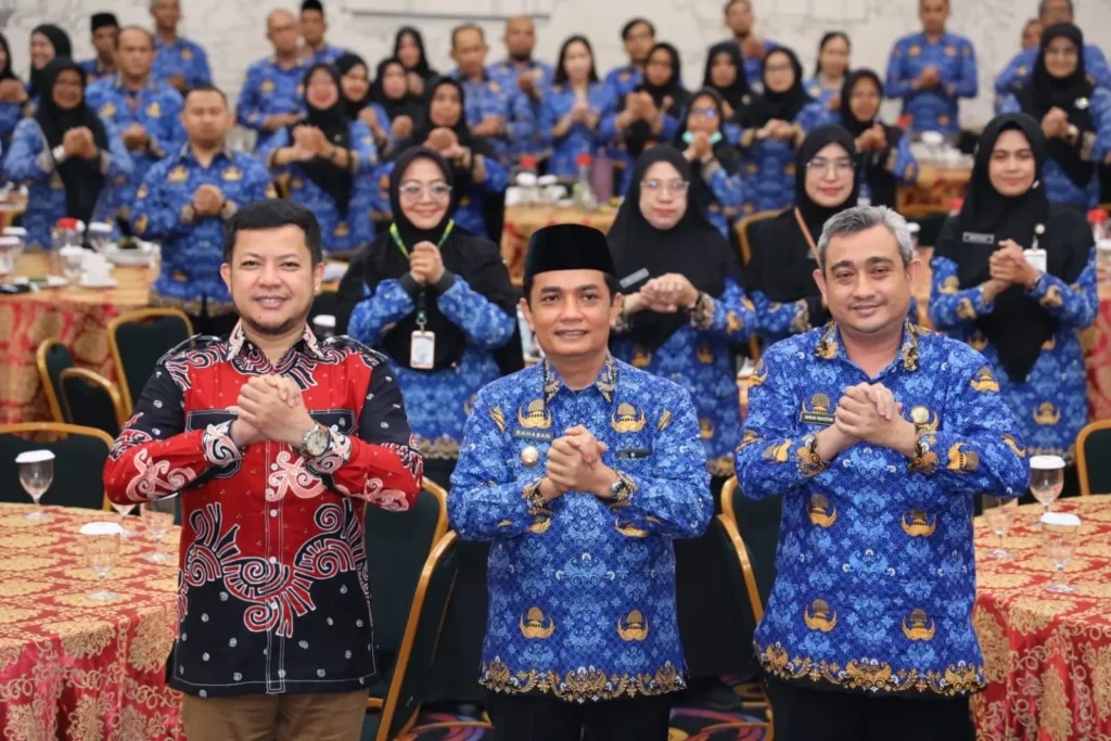 Wakil Wali Kota Pontianak Bahasan membuka sosialisasi Perpres Nomor 46 Tahun 2025 tentang Pengadaan Barang dan Jasa Pemerintah.