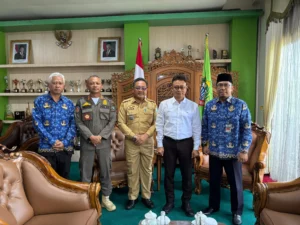 Wali Kota Pontianak Edi Rusdi Kamtono menerima audiensi Kepala Dinas Perhubungan Provinsi Kalbar Anthonius Rawing untuk membahas penerapan jalan satu arah di Jalan Sungai Raya Dalam.