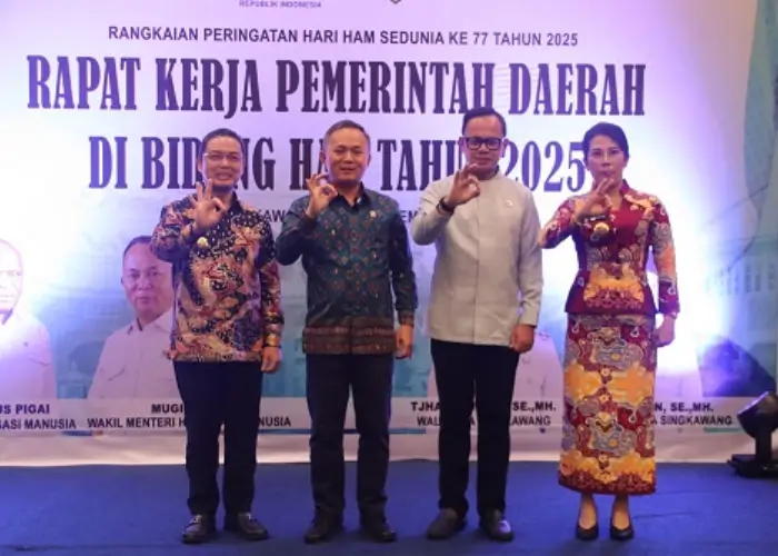 Gubernur Kalbar Ria Norsan bersama Wamenkumham dan Wamendagri saat menghadiri Raker HAM 2025 di Singkawang. (MC Kalbar)