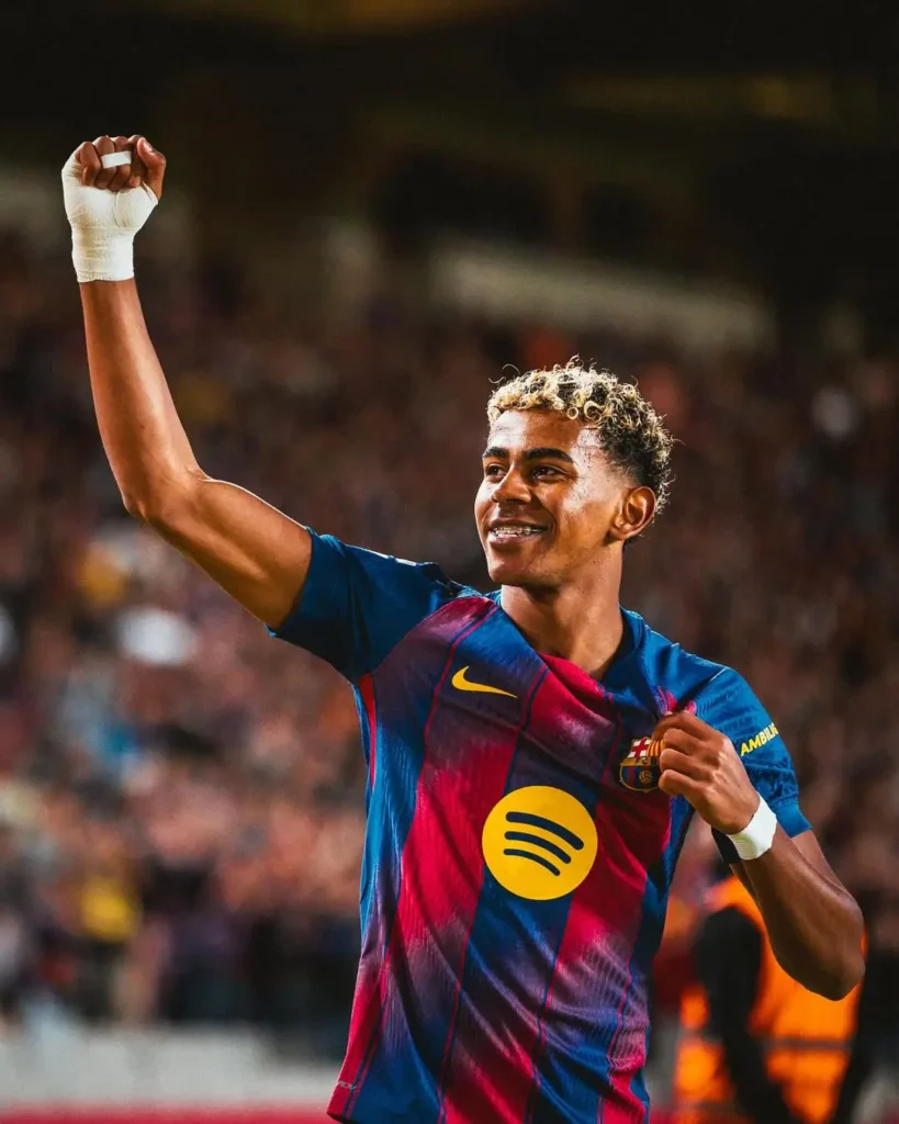 Lamine Yamal merayakan gol pembuka untuk Barcelona dalam laga melawan Elche di Estadi Olímpic Lluís Companys. (instagram.com/lamineyamal)