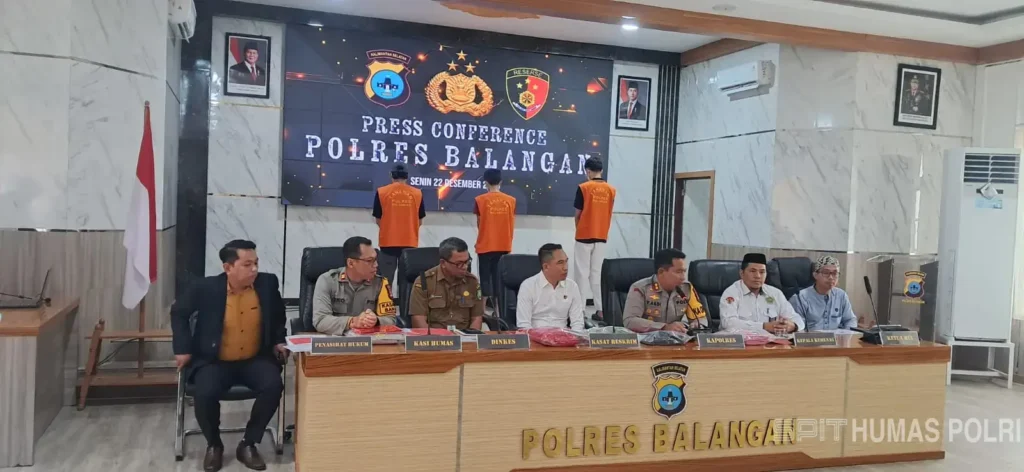 Polres Balangan mengamankan dua pria terkait kasus video asusila sesama jenis yang viral di media sosial. (Dok. Humas Polri)