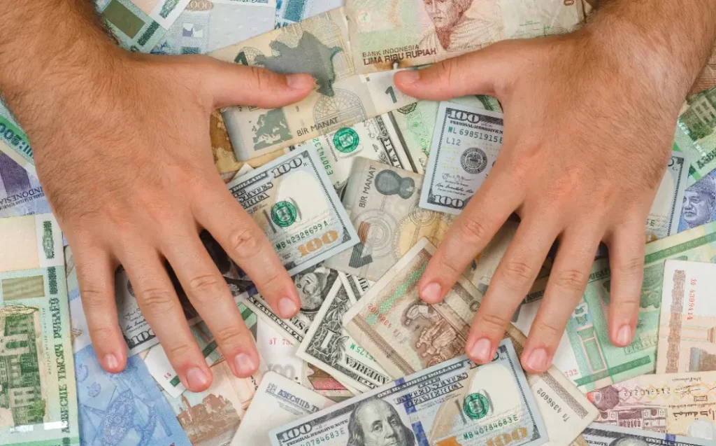 Ilustrasi - Pergerakan nilai tukar Dolar AS melemah di tengah respons pasar terhadap data tenaga kerja Amerika Serikat. (freepik.com/8photo)