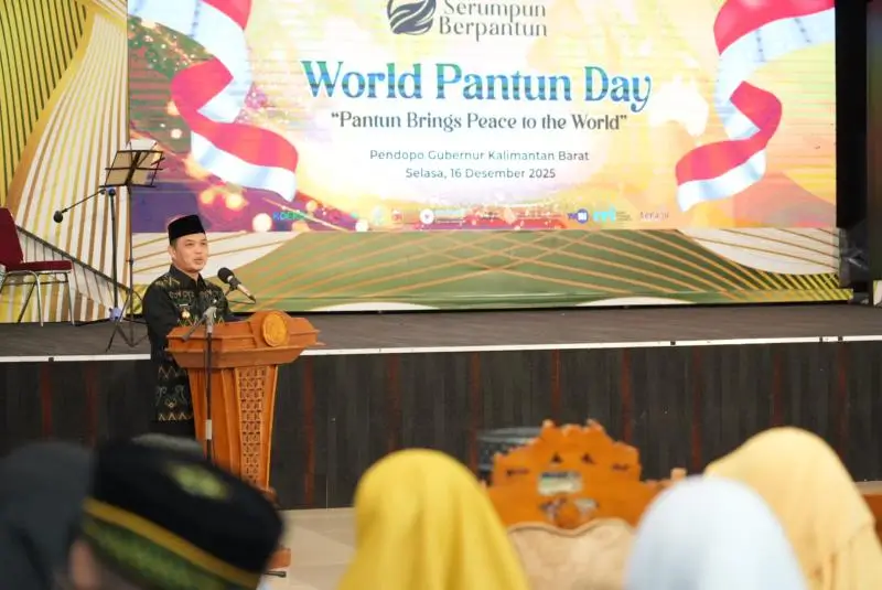 Gubernur Kalimantan Barat Ria Norsan menghadiri peringatan Hari Pantun Dunia dan Hari Pantun Nasional di Pendopo Gubernur Kalbar. (MC Kalbar)