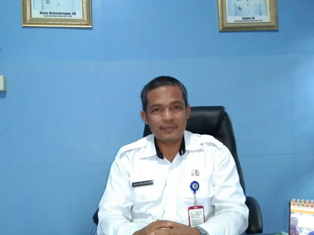 Kepala Disnakertrans Kubu Raya Wan Iwansyah menyampaikan penetapan UMK Kubu Raya 2026. (Dok. MC Kubu Raya)