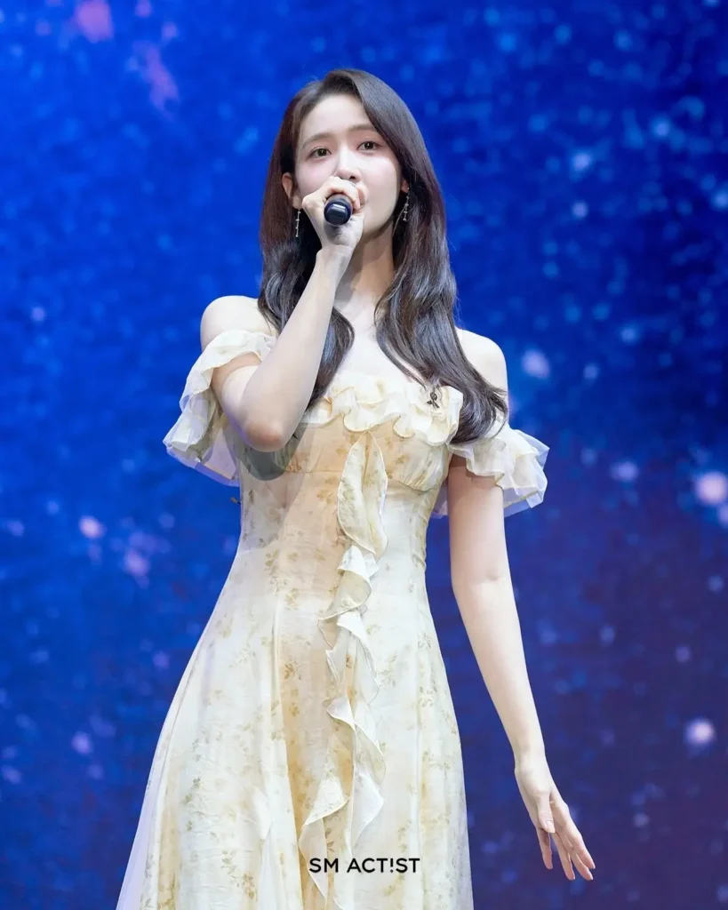 Im Yoon-ah tampil di fan meeting Bangkok membawakan OST drama “The Tyrant’s Chef”. (SM Entertainment)