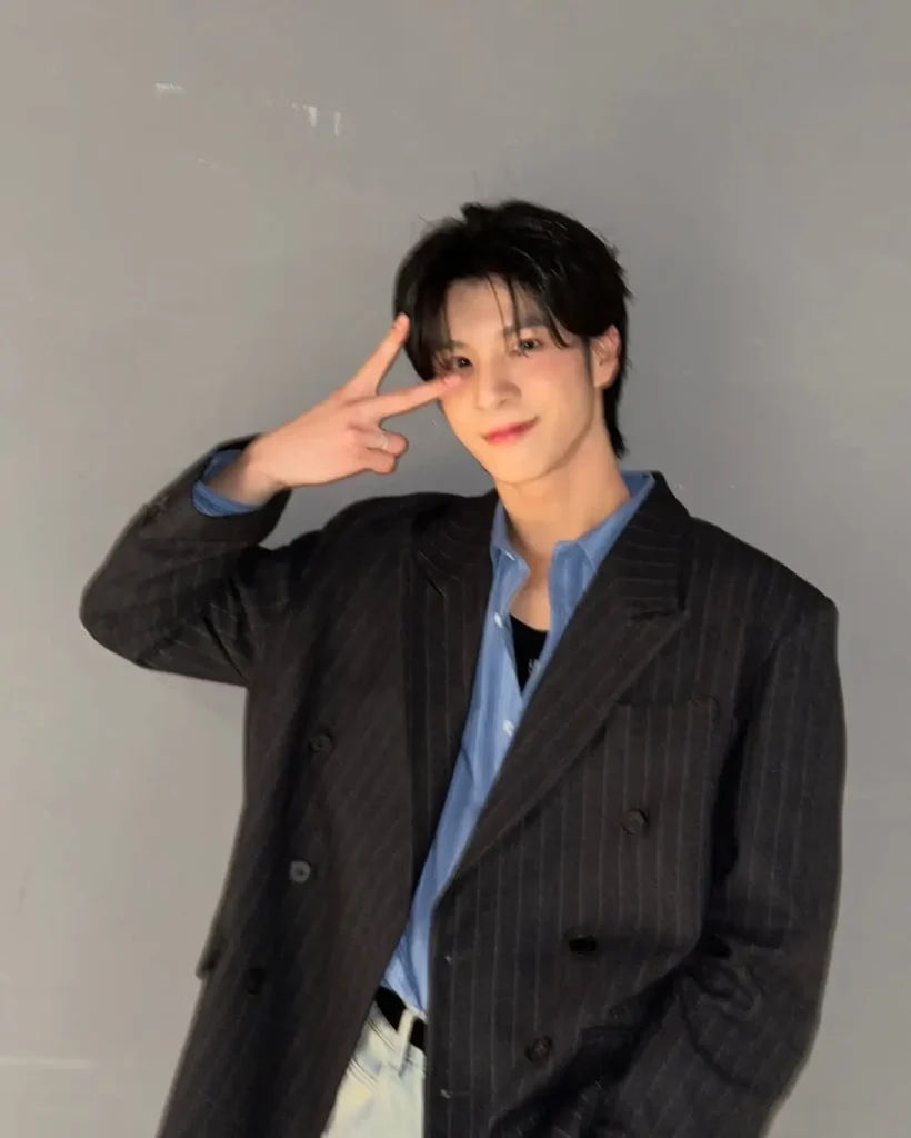 Penyanyi Korea Selatan Jeong Dong-won mengumumkan keberangkatan wajib militer di Korps Marinir. (Foto: instagram.com/dongwon_15)