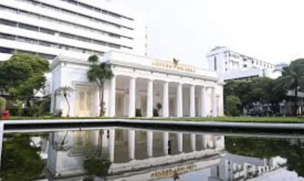 Kementerian Luar Negeri RI memantau kasus WNI yang ditangkap di Singapura dan melakukan koordinasi dengan KBRI Singapura. (kemlu.go.id)