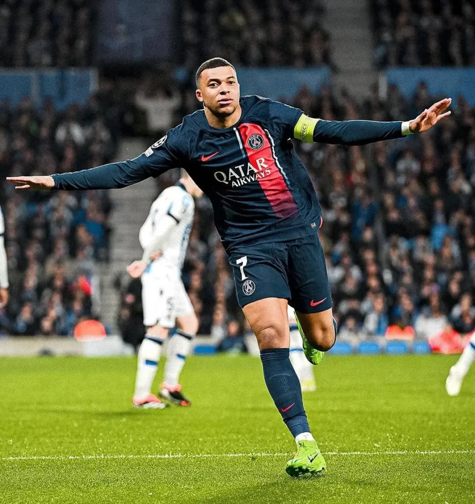 Kylian Mbappe saat membela PSG dalam laga Ligue 1 sebelum sengketa gaji berakhir. (instagram.com/k.mbapp)