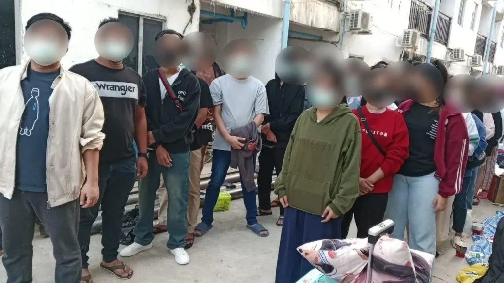 Pemulangan WNI korban sindikat online scam dari Myawaddy Myanmar oleh KBRI Yangon. (dok. KBRI Yangon)