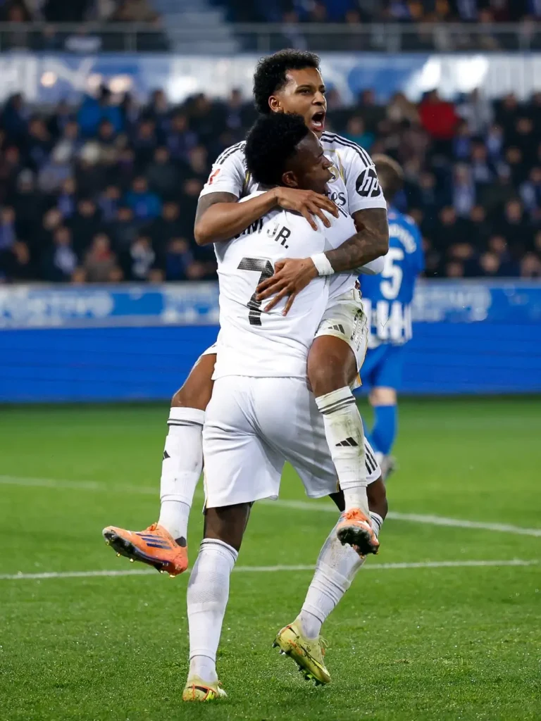 Rodrygo merayakan gol penentu yang membawa Real Madrid unggul 2-1 atas Alaves di LaLiga. (instagram.com/realmadrid)