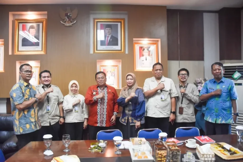 Kunjungan KSP ke Kubu Raya membahas program Transmigrasi Patriot dan melihat pengembangan kawasan transmigrasi. (Diskominfo Kubu Raya)