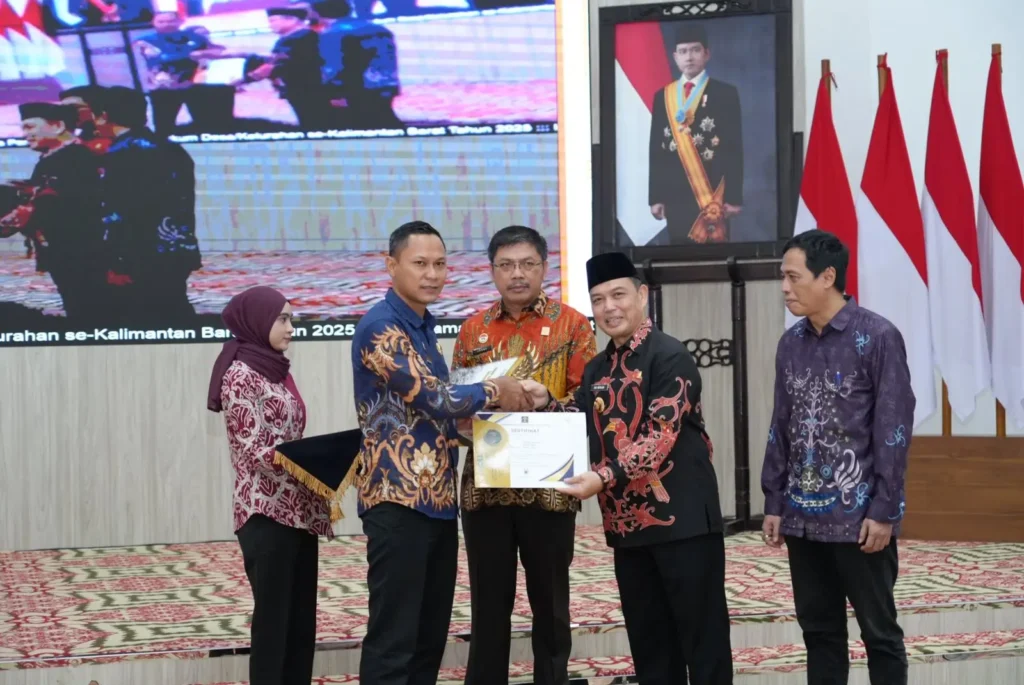 Gubernur Kalbar Ria Norsan meresmikan 2.145 Pos Bantuan Hukum Desa dan Kelurahan se-Kalimantan Barat di Balai Petitih Pontianak.