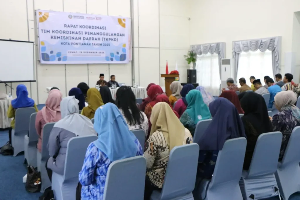 Wakil Wali Kota Pontianak Bahasan memimpin rapat koordinasi (rakor) Tim Koordinasi Penanggulangan Kemiskinan Daerah (TKPKD) Kota Pontianak tahun 2025.