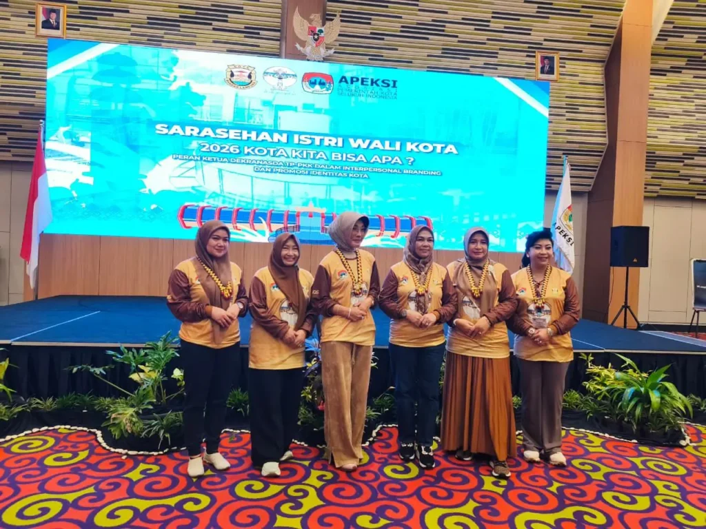 Yanieta Arbiastutie Kamtono memaparkan peran strategis istri wali kota dalam branding daerah di Sarasehan Nasional Bandar Lampung