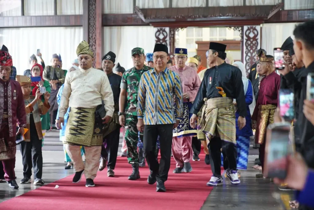 Wali Kota Pontianak Edi Rusdi Kamtono menghadiri pelantikan dan rapat pimpinan POM se-Kalbar.