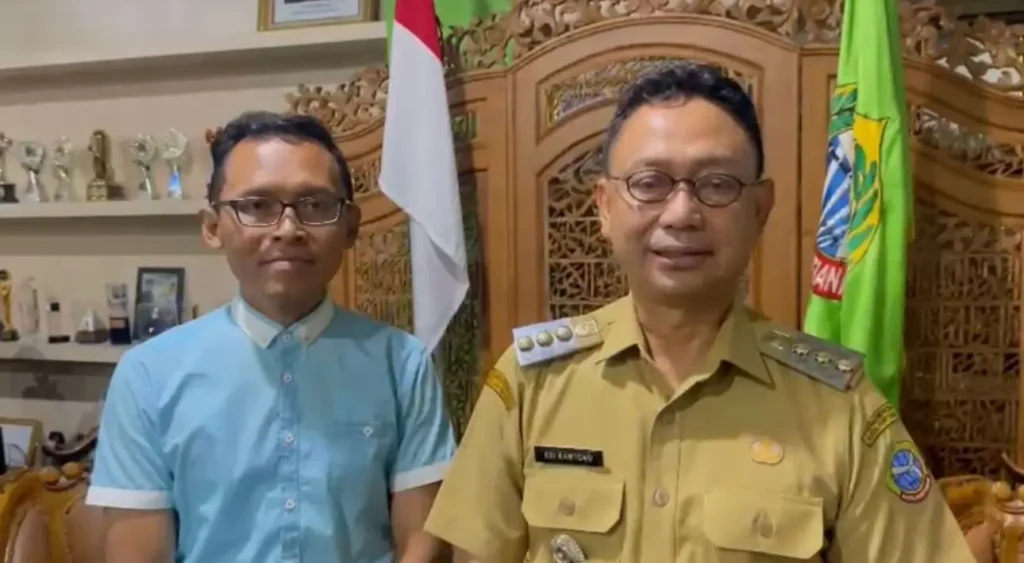 Wali Kota Pontianak Edi Rusdi Katmono bersama Corporate Communications Strategic of Batik Air, Danang Mandala Prihantoro.