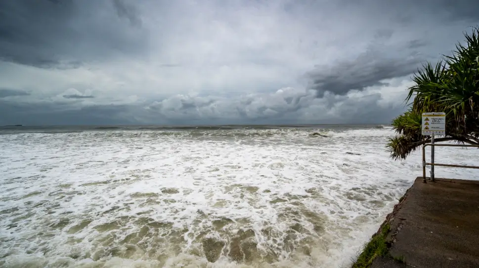 Ilustrasi - BMKG menyampaikan peringatan cuaca ekstrem dan potensi bencana hidrometeorologi Januari 2026. (freepik.com/wirestock)