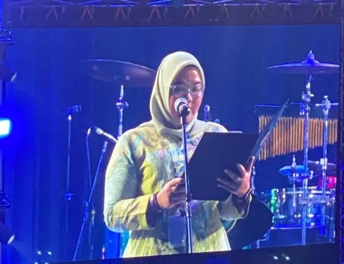 Sari Tangkau, ASN Pemkot Singkawang, membacakan deklarasi Musrenbang HAM pada puncak Peringatan Hari HAM Sedunia 2025 di Jakarta. (MC Singkawang)