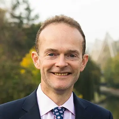 Duta Besar Inggris untuk Indonesia Dominic Jermey menyampaikan komitmen penguatan kerja sama Indonesia–Inggris dalam penanganan perubahan iklim dan ekonomi hijau. (x.com/DomJermey)