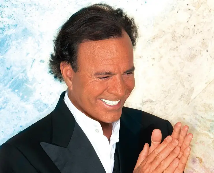Julio Iglesias, penyanyi legendaris asal Spanyol yang dilaporkan atas dugaan perdagangan manusia dan kejahatan seksual. (instagram.com/julioiglesias)
