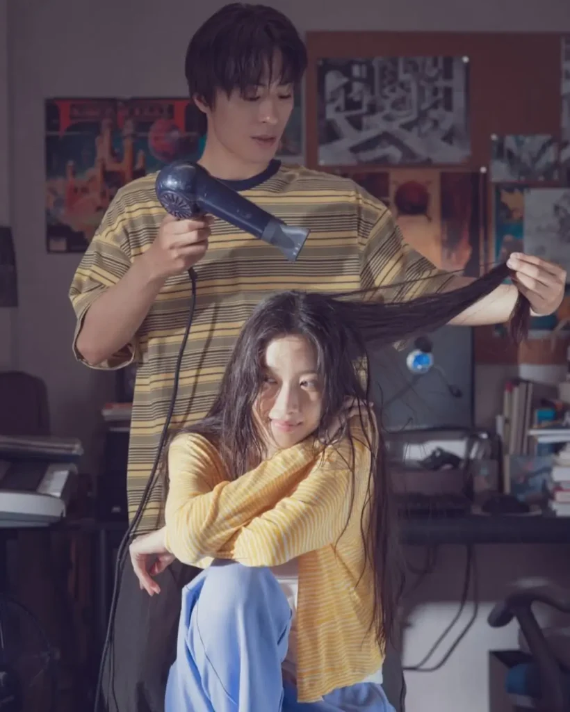 Moon Ga Young dan Koo Kyo Hwan dalam film Once We Were Us. (Foto : Netflix)