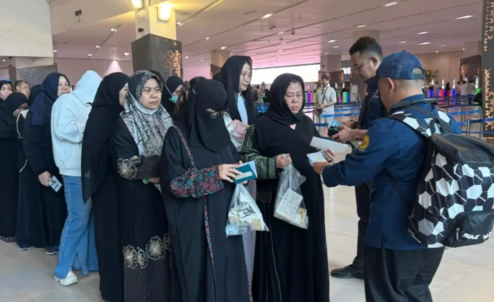 Puluhan WNI tiba di Bandara Soekarno-Hatta setelah dipulangkan dari Arab Saudi oleh Kemlu RI dan KJRI Jeddah. (Dok. Kemlu RI)