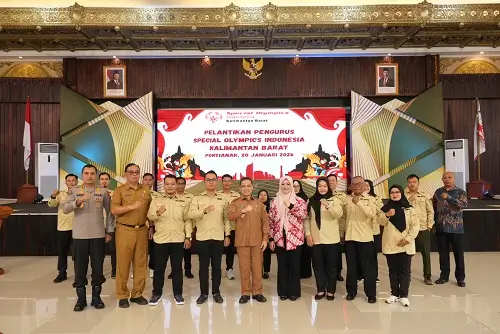 Pengukuhan Pengurus SOIna Kalbar 2025–2029 di Pendopo Gubernur Kalimantan Barat. (Dok. MC Kalbar)