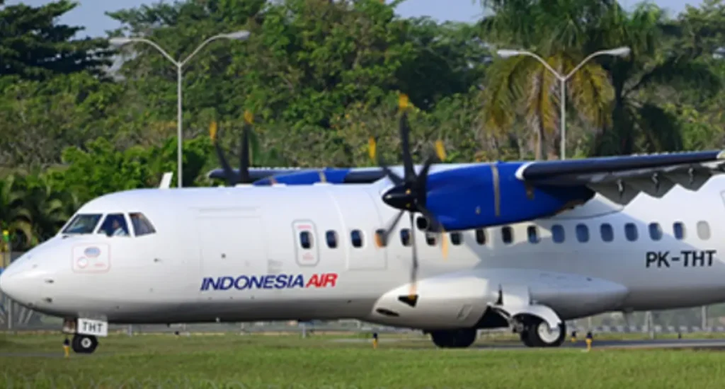 Pesawat ATR 42-500 milik Indonesia Air Transport yang digunakan KKP untuk misi pengawasan laut dilaporkan hilang kontak. (indonesia-air.com)