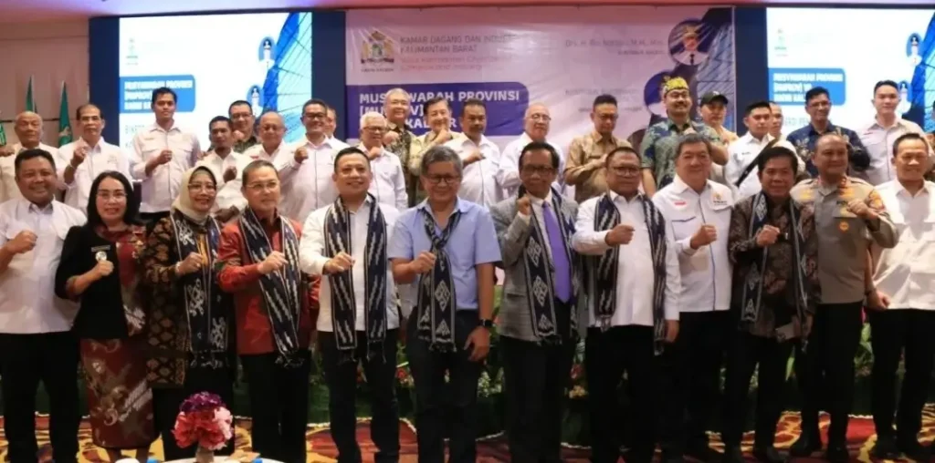 Gubernur Kalbar Ria Norsan membuka Musprov ke-7 Kadin Kalbar di Kabupaten Kubu Raya. (.instagram.com/adpim.provkalbar)