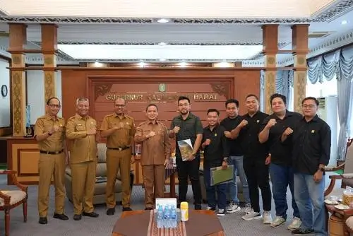Gubernur Kalimantan Barat Ria Norsan menerima audiensi Li-Bapan terkait program Sabuk Hijau Khatulistiwa. (MC Kalbar)