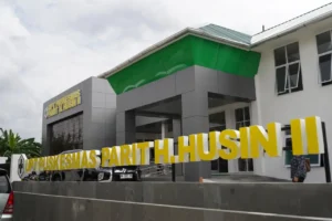 Dua puskesmas yang baru dibangun, satu di antaranya Puskesmas Parit H Husin II.