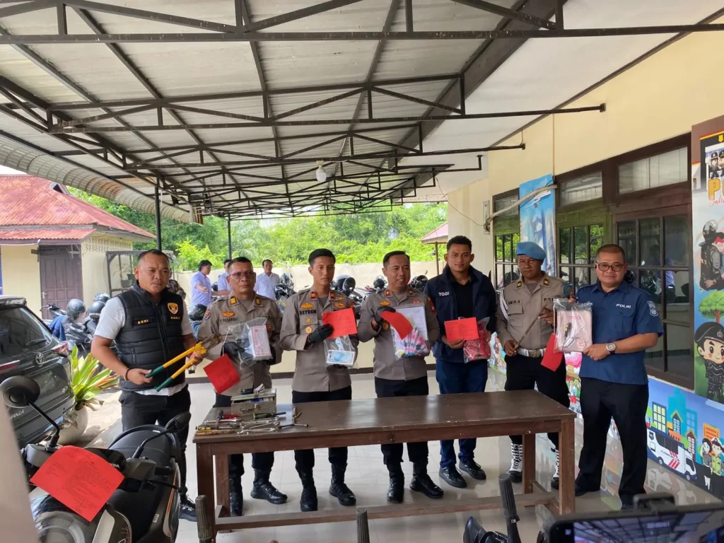 Barang bukti mesin speedboat milik BWS Kalimantan 1 yang diamankan Polsek Sungai Ambawang