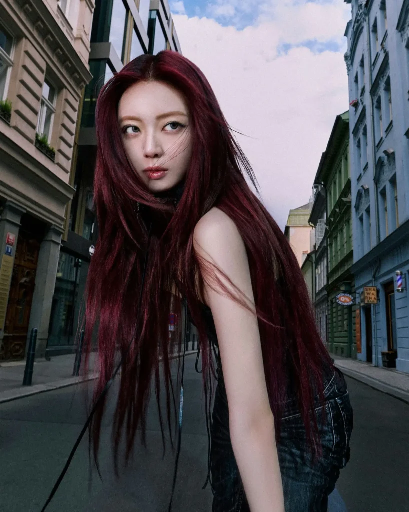 Yuna ITZY tampil memukau dalam pemotretan terbaru jelang debut solo perdananya pada Maret 2026. (instagram.com/igotyuandme)