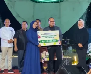 Penggalangan dana solidaritas Pemkab Kubu Raya untuk korban banjir bandang di Sumatera. (instagram.com/sujiwo99)