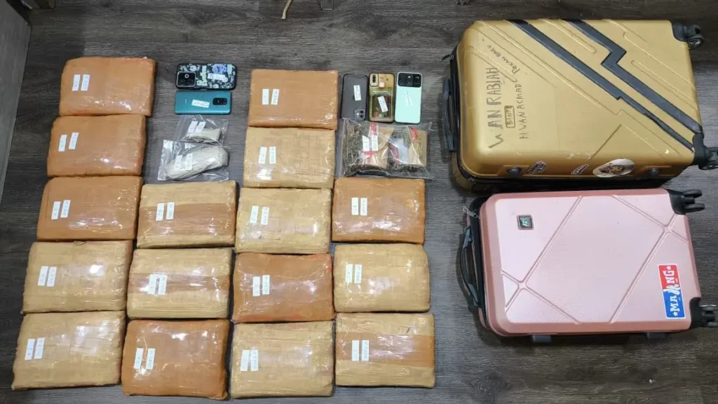 Barang bukti ganja seberat 17 kilogram yang disita Polda Metro Jaya dalam pengungkapan kasus di Kemayoran, Jakarta Pusat