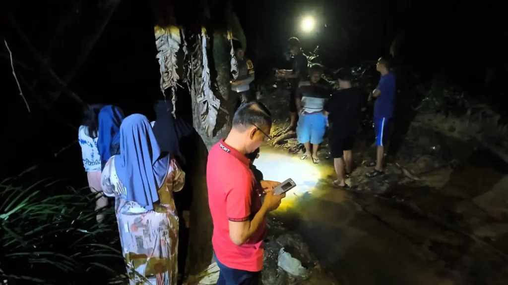 Lokasi pembuangan bayi di aliran Sungai Riam, Jalan Semboja Indah 2, Kelurahan Bunut, Kabupaten Sanggau. (Dok. Polres Sanggau)